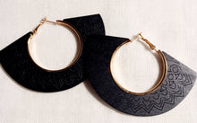 Load image into Gallery viewer, Wood and metal  Hoop Earrings Kargo Fresh
