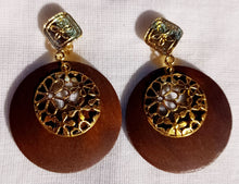 Load image into Gallery viewer, Wooden boho clip on hoops Kargo Fresh
