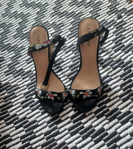 Y2k bebe ingram heels size 8 Kargo Fresh