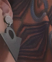 Load image into Gallery viewer, Natural wood dangle Earrings

