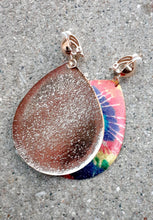 Load image into Gallery viewer, Large Hammered Metal Disc Tie Dye Print Clip On Earrings Gold
