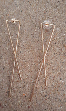 Load image into Gallery viewer, Minimalist Abstract Wire Earrings gold

