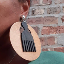 Load image into Gallery viewer, Natural Wood  Afro Pick Clip On Dangle Earrings Black
