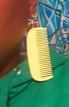 Load image into Gallery viewer, Afrocentric Wooden Afro  comb Earrings Red
