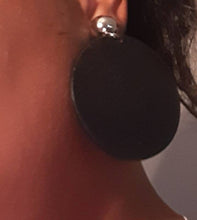 Load image into Gallery viewer, Classic Natural Wooden Clip On Dangle Earrings black
