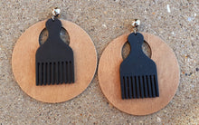 Load image into Gallery viewer, Natural Wood  Afro Pick Clip On Dangle Earrings Black
