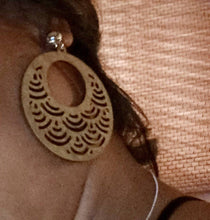 Load image into Gallery viewer, Natural Wood boho hoop Clip On Earrings dark brown
