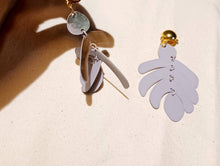 Load image into Gallery viewer, Metal Abstract Modern style Clip On Earrings
