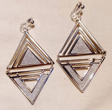 Load image into Gallery viewer, Light Silver glitter Clip On Earrings
