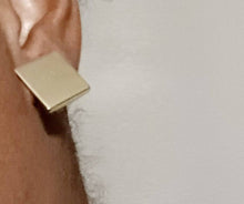 Load image into Gallery viewer, Vintage Gold Small Square Stud Clip On Earrings
