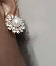 Load image into Gallery viewer, Rhinestones and Pearl Stud Clip On Earrings
