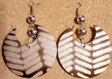 Load image into Gallery viewer, Handpainted Mudcloth Design Wooden Earrings

