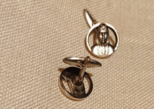 Load image into Gallery viewer, Vintage Egyptian Revival Pharoahs Head Cufflinks
