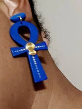 Load image into Gallery viewer, Ankh Charm Dangle Wooden Clip On Earrings pink
