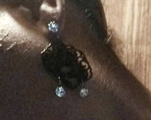 Load image into Gallery viewer, Abstract Face Design Dangle Earrings pierced ears Black
