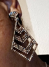 Load image into Gallery viewer, Handmade Rhinestone and Felt Hoop Clip On Earrings pink
