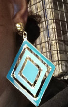 Load image into Gallery viewer, Abstract Metal Design Clip On Dangle Earrings
