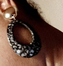 Load image into Gallery viewer, Chunky Handmade Acrylic Hoop Clip On Earrings rust
