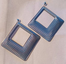 Load image into Gallery viewer, Extra large Hammered Metal Square Clip On Earrings  Silver
