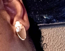 Load image into Gallery viewer, Mid century style Faux pearl Stud Clip On Earrings silver
