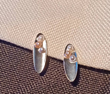 Load image into Gallery viewer, Mid century style Faux pearl Stud Clip On Earrings silver
