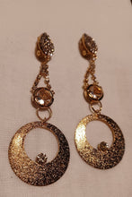 Load image into Gallery viewer, Handmade Hammered Metal Hoop Clip On Earrings Gold
