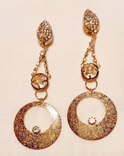 Load image into Gallery viewer, Handmade Hammered Metal Hoop Clip On Earrings Gold
