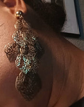 Load image into Gallery viewer, Gold Metal Fillagree Leaf Clip On Earrings gold
