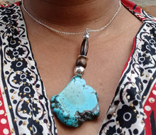 Load image into Gallery viewer, Handmade Genuine Turqoise and wood Clip On Earrings and  Necklace Set New

