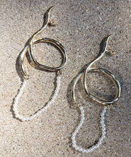 Load image into Gallery viewer, Abstract Modern design Dangle Earrings pierced ears
