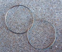 Load image into Gallery viewer, Minimalist large Silver Metal Hoop Earrings pierced ears
