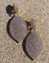 Load image into Gallery viewer, Blingy Runway gold Metal Rhinestone Clip On Earrings gold
