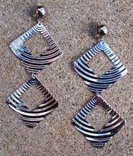 Load image into Gallery viewer, Handmade Extra longAbstract crinkle Metal Clip On Earrings silver
