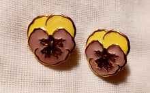 Load image into Gallery viewer, Vintage enameled Designer Pansie Flower Clip On Earrings 1980s
