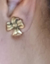 Load image into Gallery viewer, Antique Copper Bow Stud Clip On Earrings 1940s rare hinge back style
