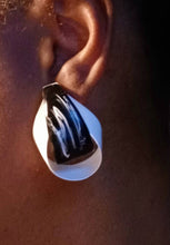Load image into Gallery viewer, Vintage metal cluster Earrings 1970s era
