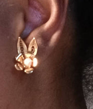 Load image into Gallery viewer, Antique Gold Flower Cluster Stud Clip On Earrings 1950s
