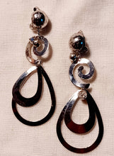 Load image into Gallery viewer, Abstract Silver Metal Clip On Earrings
