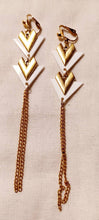Load image into Gallery viewer, Small vintage Acrylic and chain art deco design  Clip On Earrings
