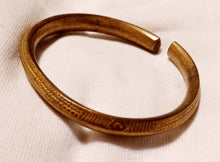 Load image into Gallery viewer, Mens Antique Bronze Tribal Benin Bracelet
