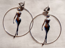 Load image into Gallery viewer, Extra Large 3d Ladies Hoop  Earrings Clip on
