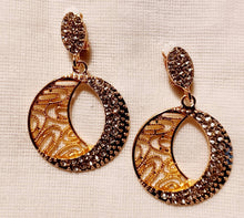 Load image into Gallery viewer, Gold Metal rhinestone Crescent Moon Clip On Earrings
