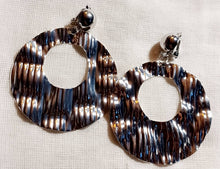 Load image into Gallery viewer, Handmade crinkle Metal Hoop Clip On Earrings silver
