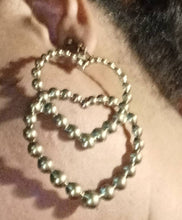 Load image into Gallery viewer, Hammered bronze Metal  Heart Clip on Earrings
