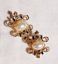 Load image into Gallery viewer, Vintage style Rhinestone and Pearl Stud Clip On Earrings
