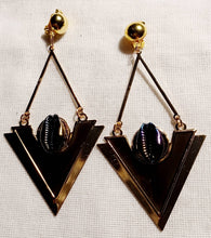 Load image into Gallery viewer, Handmade Hammered Gold Metal and cowrie shell Clip On Earrings black
