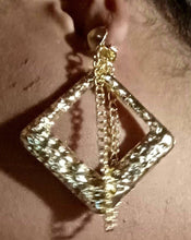 Load image into Gallery viewer, Metal Minimalist Design Square Hoop Clip On Earrings
