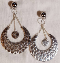 Load image into Gallery viewer, Hammered Metal Hoop Clip On Earrings Silver
