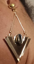 Load image into Gallery viewer, Handmade Hammered Gold Metal and cowrie shell Clip On Earrings black
