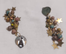 Load image into Gallery viewer, Vintage 1980s rustic brass and copper artist dangle clip on earrings

